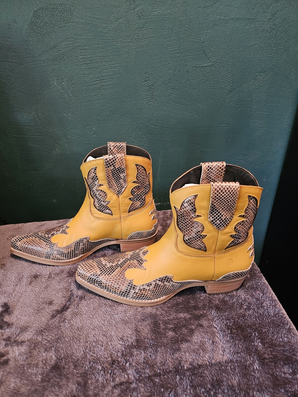 Dingo Yellow Snake Print Western Boots - Picture 3 of 6